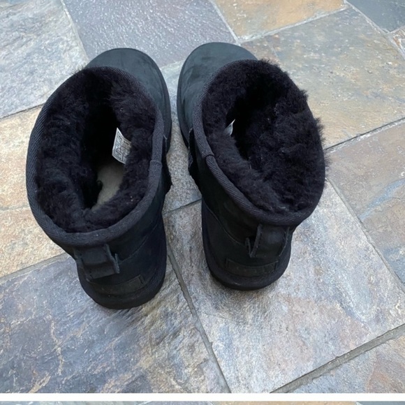 Women’s UGG CLASSIC MINI WATERPROOF BLACK BOOTS 7 - Picture 6 of 9